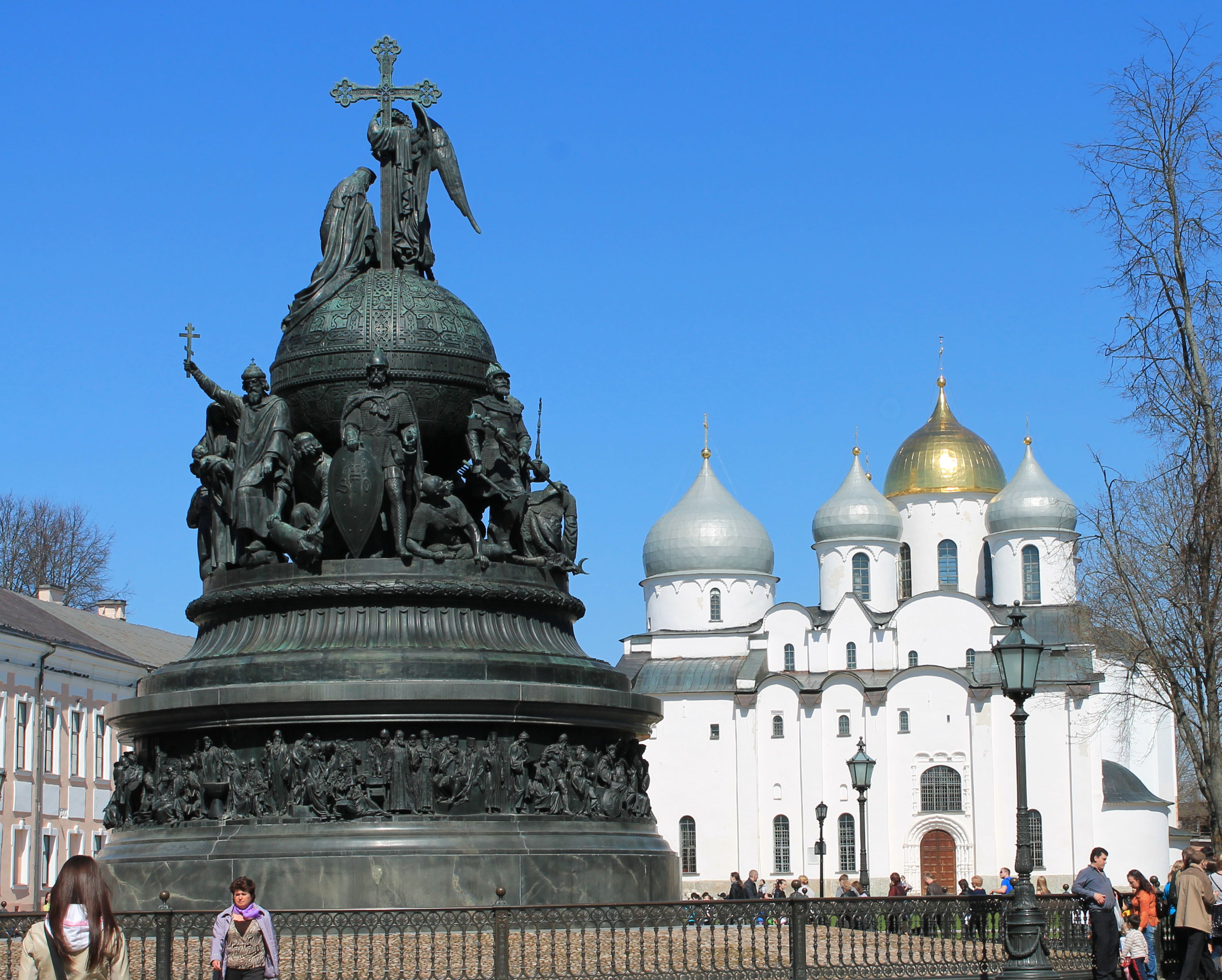 Новгород памятник тысячелетие россии фото