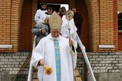 Епископ Харьковский и Запорожский Станислав Падевский, который освящал парафиальную часовню, сказал, что на семь областей его епархии – всего пять католических храмов