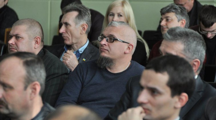 Валерий Довженко (посередине). Фото пресс-службы Полтавской ОГА