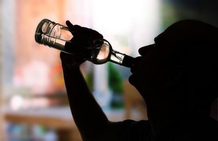 Хронический алкоголизм: причины, симптомы, методы лечения