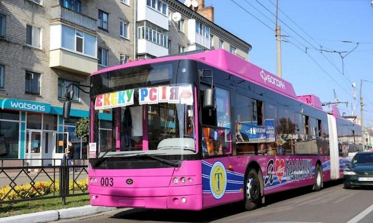 На День города в Кременчуге организуют бесплатные троллейбусные и пешеходную экскурсии