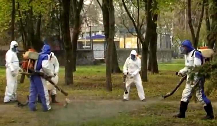 В Приднепровском парке проводят санитарные мероприятия по уничтожению клещей
