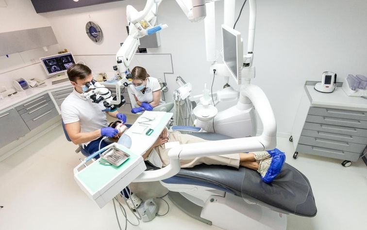 Имплантация зубов в Одессе
