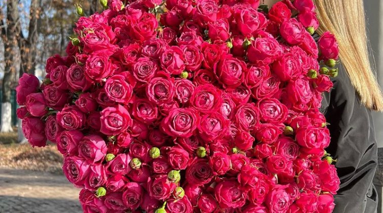 Купити квіти з доставкою по Києву, Україні та світу