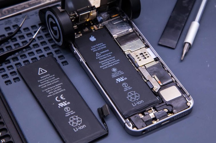 Замена батареи Айфон 11