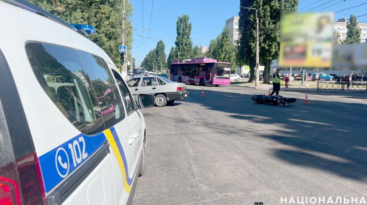 Поліція з'ясовує обставини смертельної ДТП за участі мотоцикліста