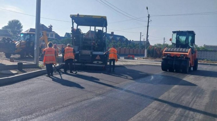 Роботи з ремонту доріг у Кременчуці тривають у різних районах міста