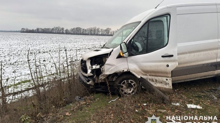 ДТП у Кременчуцькому районі: легковик зіткнувся з Ford Transit, є потерпілий