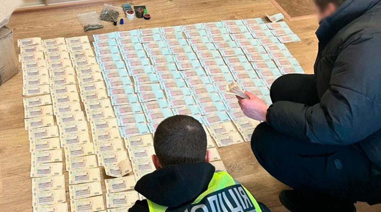 Злочинне угруповання з Полтави збувало наркотики через телеграм