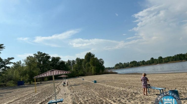 Кременчук готується до літа — триває облаштування пляжів