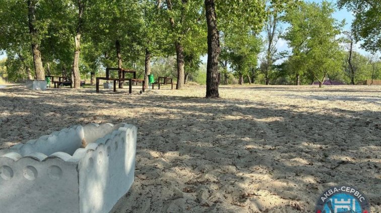 Кременчук готується до літа — триває облаштування пляжів