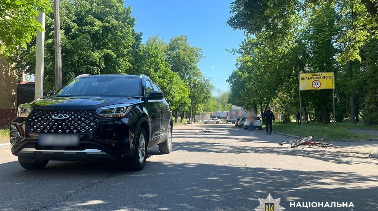 У Кременчуці легковик збив велосипедиста