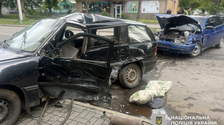 У Кременчуці внаслідок аварії госпіталізували обох водіїв