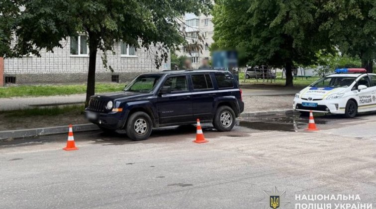 Водій у Кременчуці наїхав на пішохідку під час маневрування