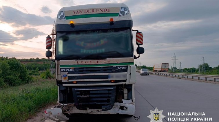На трасі в Полтавській області зіткнулися DAF і Renault