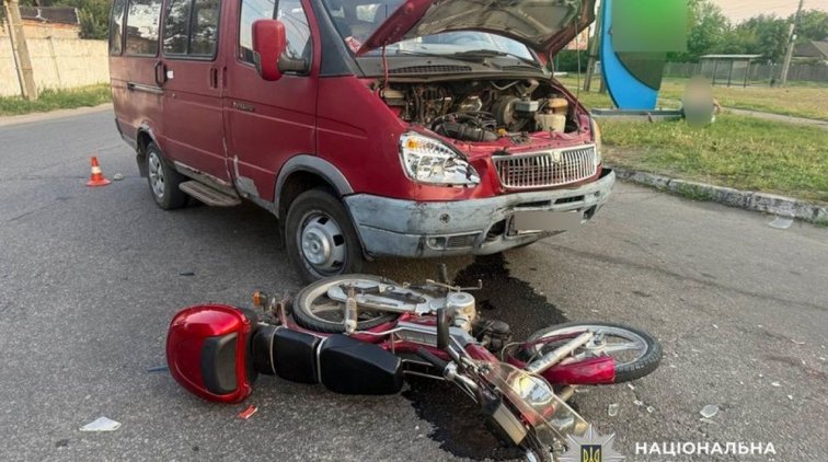 Водій мопеда постраждав у ДТП на Свіштовській